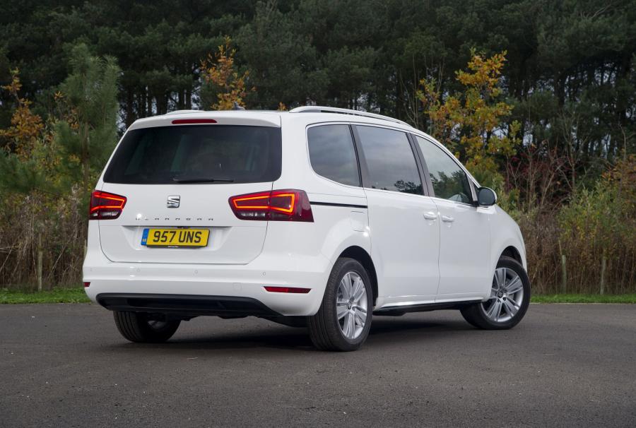  Seat Alhambra 2015 года  (UK) (фото 24 из 30)